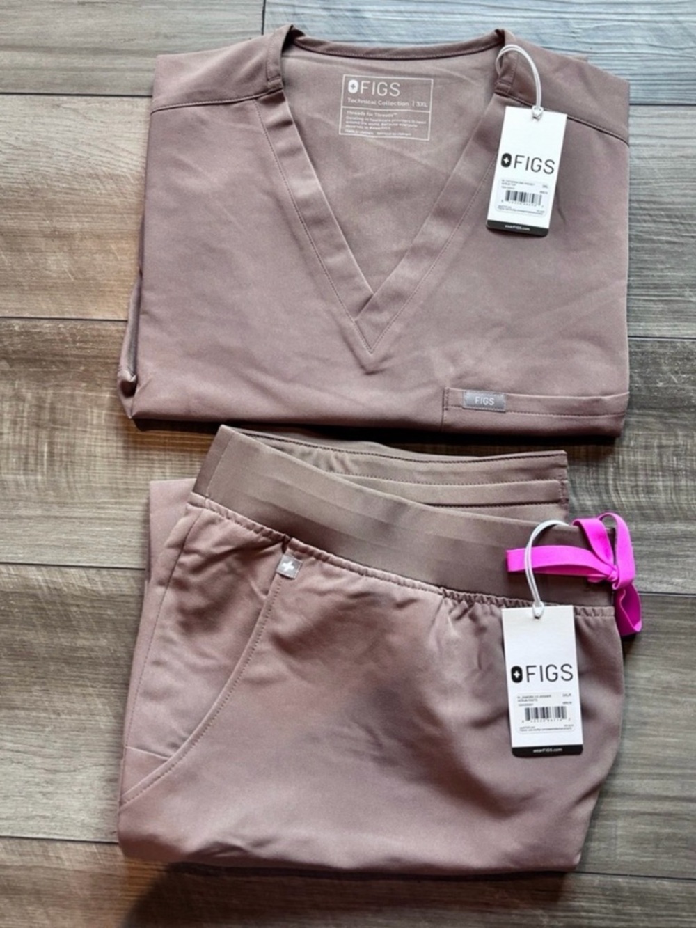 SET Figs Catrina Top and Zamora Women's Taupe Scrub SET 2PIECES - Picture 3 of 3